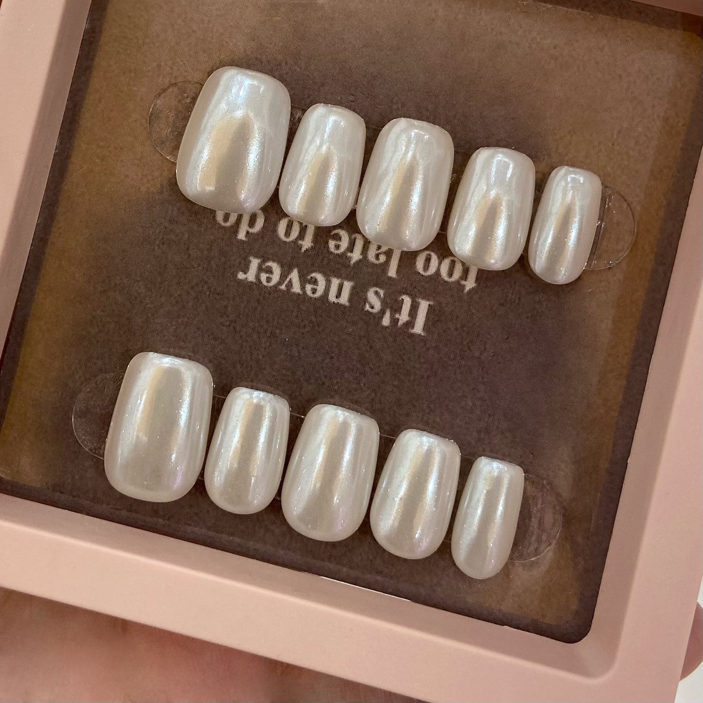 Pearl White Magnetic Cat Eye Press On Nails – Short Square Glossy Reusable Acrylic Nails 18