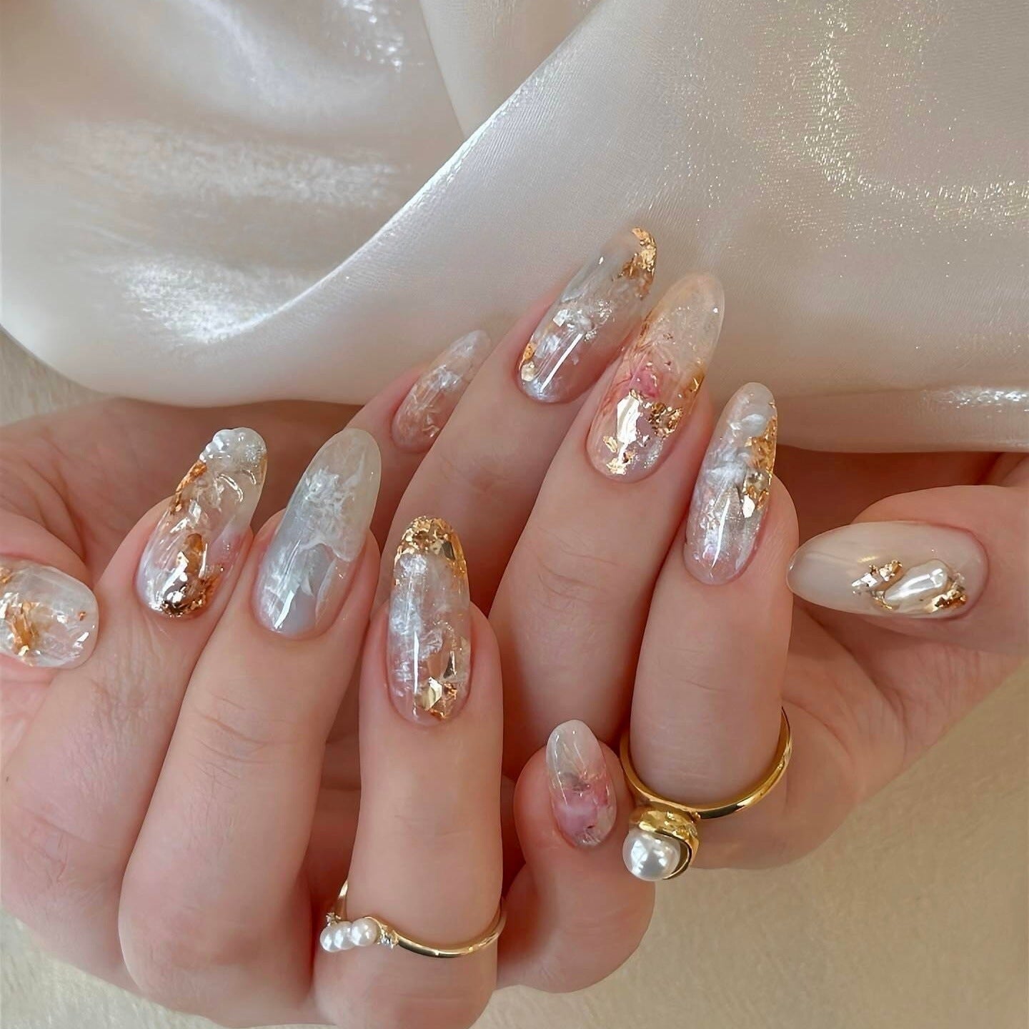 Watercolor Jelly Press-On Nails – Oval Nails with Pink Blue Gradient, Shell Foil & Gold Foil Accents | Minimal Reusable Nail Set 304