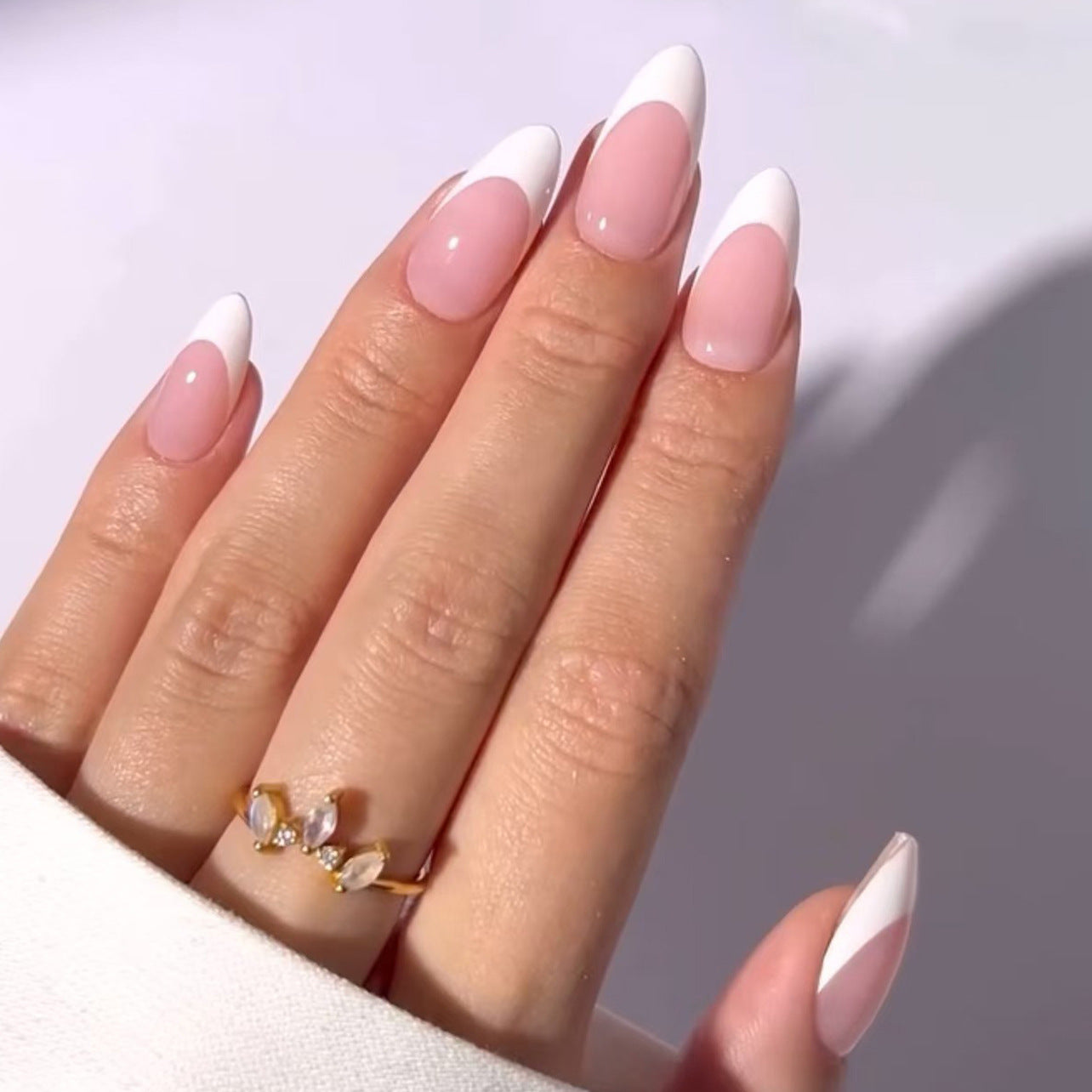 Nude Pink French Tip Press On Nails Almond Shape Glossy Classic White Tips Minimal Clean Girl Style Reusable Full Cover False Nails Kit Elegant Everyday Nails 103