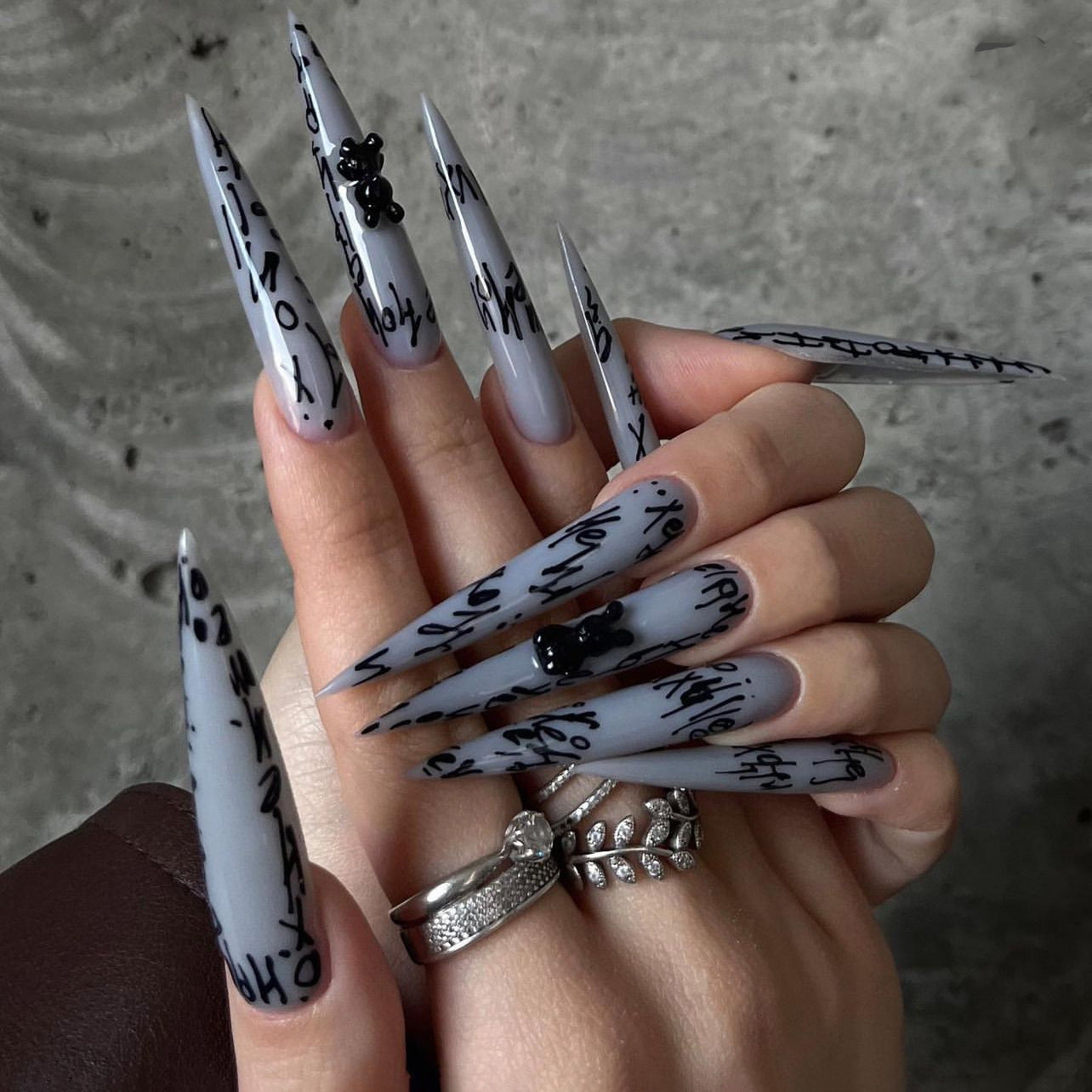 Press On Nails Y2K Graffiti Letter Black Bear Stiletto Long Fake Nails Edgy Street Style Gray Aesthetic Nails 3D Design Reusable Full Cover Stick On Nails for Women Party Festival 80