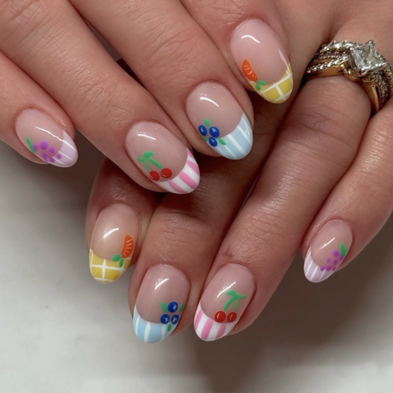 Nude Pink Lemon Press On Nails Floral French Tip Blue Flower Summer Oval Shape Glossy Cute Fake Nails Reusable Full Cover Natural Fresh Nail Kit 125
